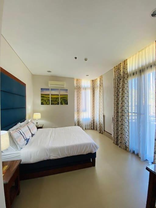 Anvaya Cove Penthouse Unit 10-2 Br. Appartement Morong  Buitenkant foto